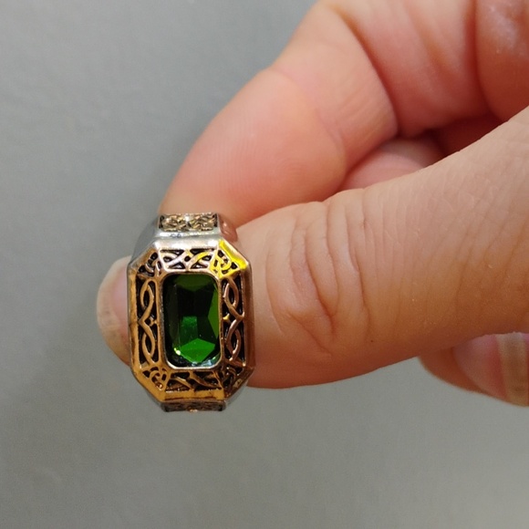 New Men's Celtic Chunky Two Tone Metal Pinky Ring. The Bradford Exchange. - Picture 3 of 10